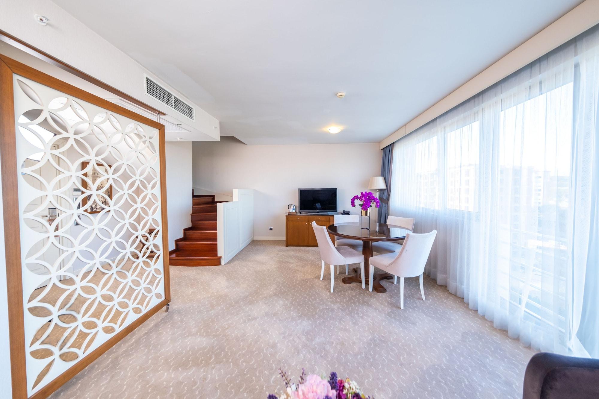 Miracle Istanbul Asia Airport Hotel & Spa Exterior foto A suite at the hotel