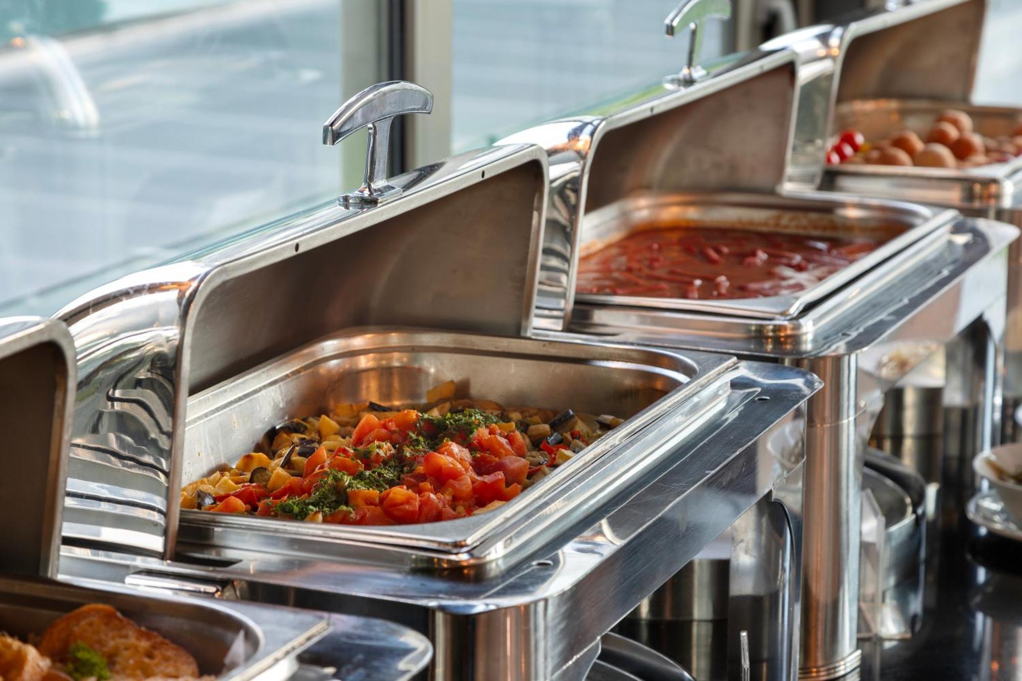 Miracle Istanbul Asia Airport Hotel & Spa Exterior foto A chafing dish
