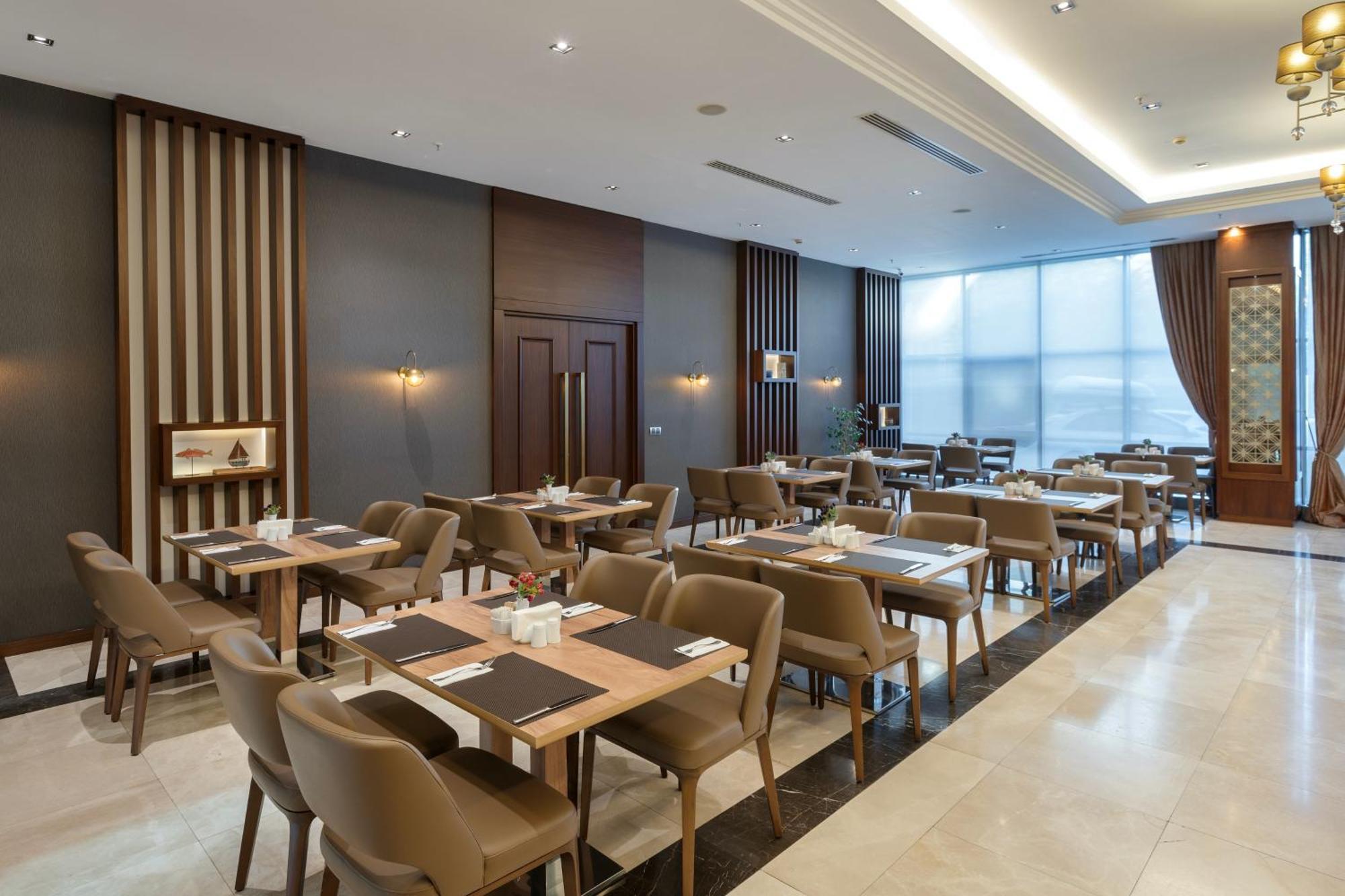 Miracle Istanbul Asia Airport Hotel & Spa Exterior foto The restaurant