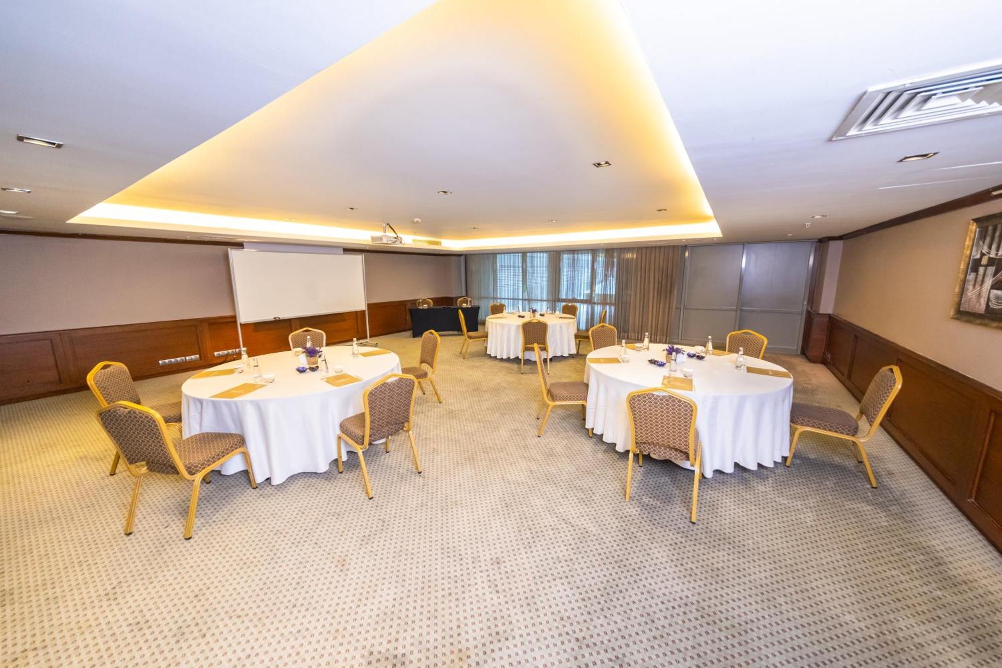 Miracle Istanbul Asia Airport Hotel & Spa Exterior foto Meeting room