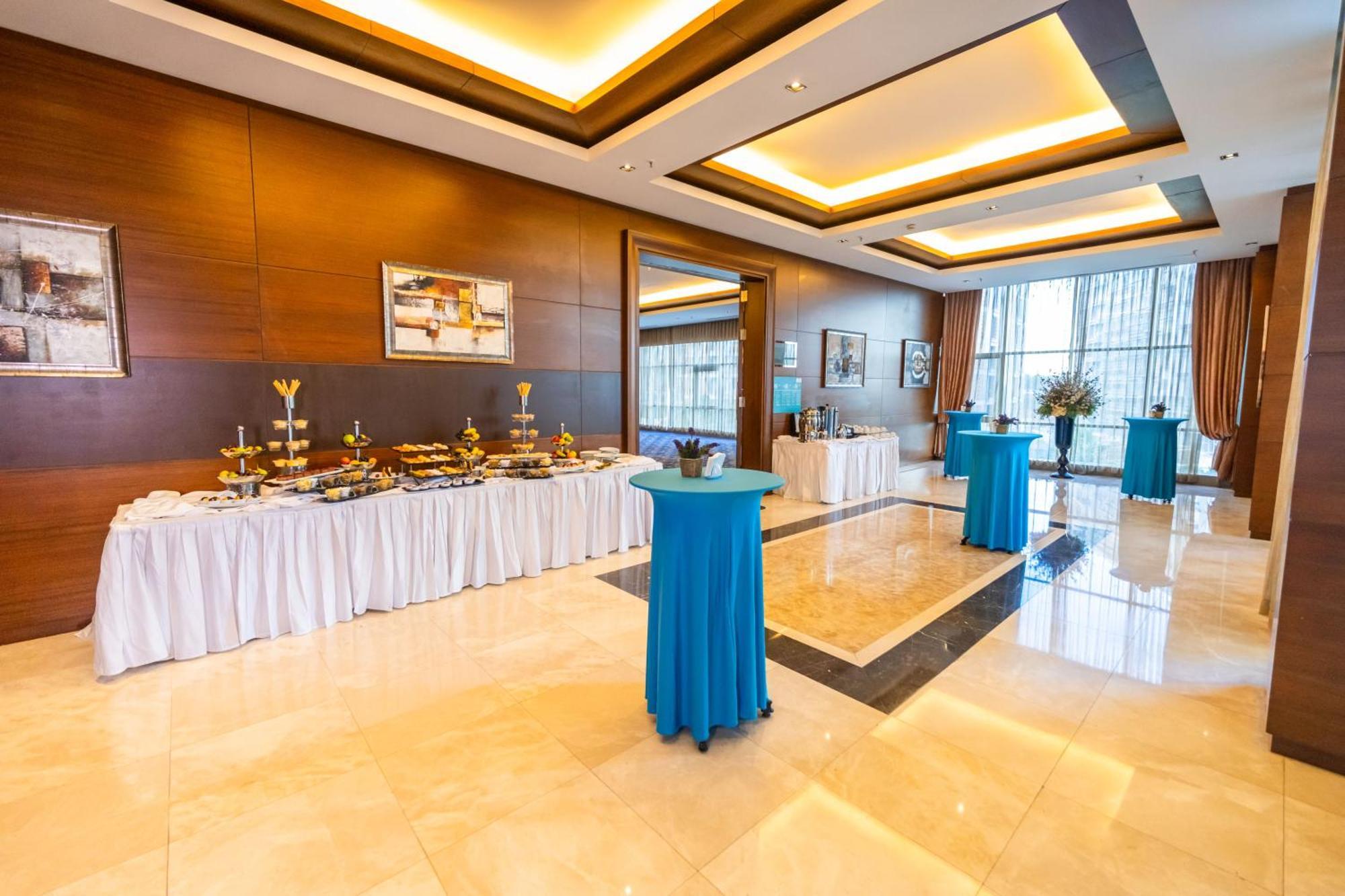 Miracle Istanbul Asia Airport Hotel & Spa Exterior foto The lobby of the hotel