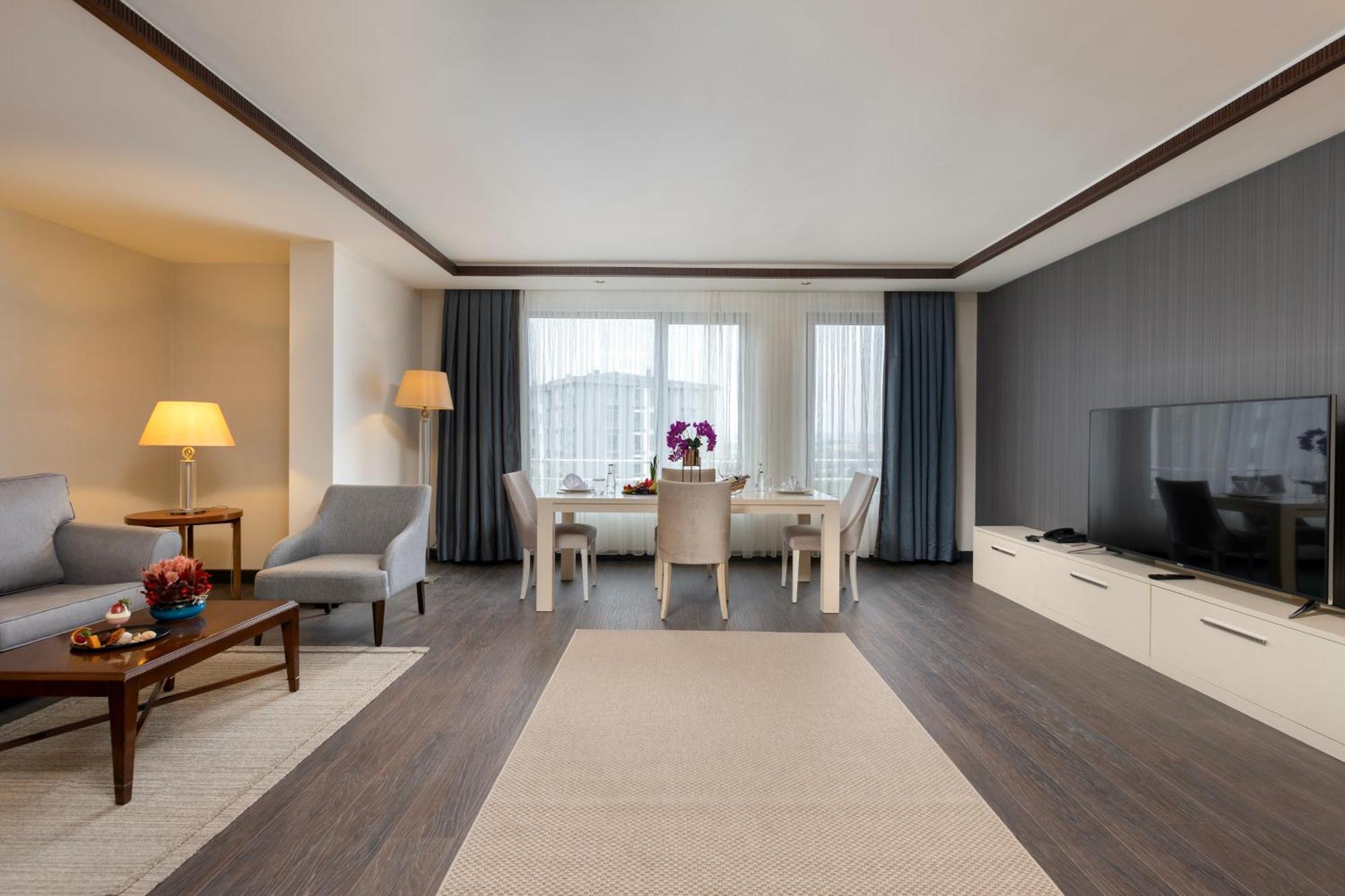 Miracle Istanbul Asia Airport Hotel & Spa Exterior foto Suite at the hotel