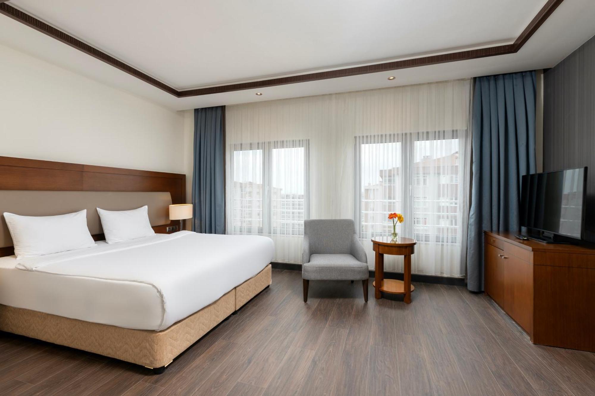 Miracle Istanbul Asia Airport Hotel & Spa Exterior foto A room at the hotel