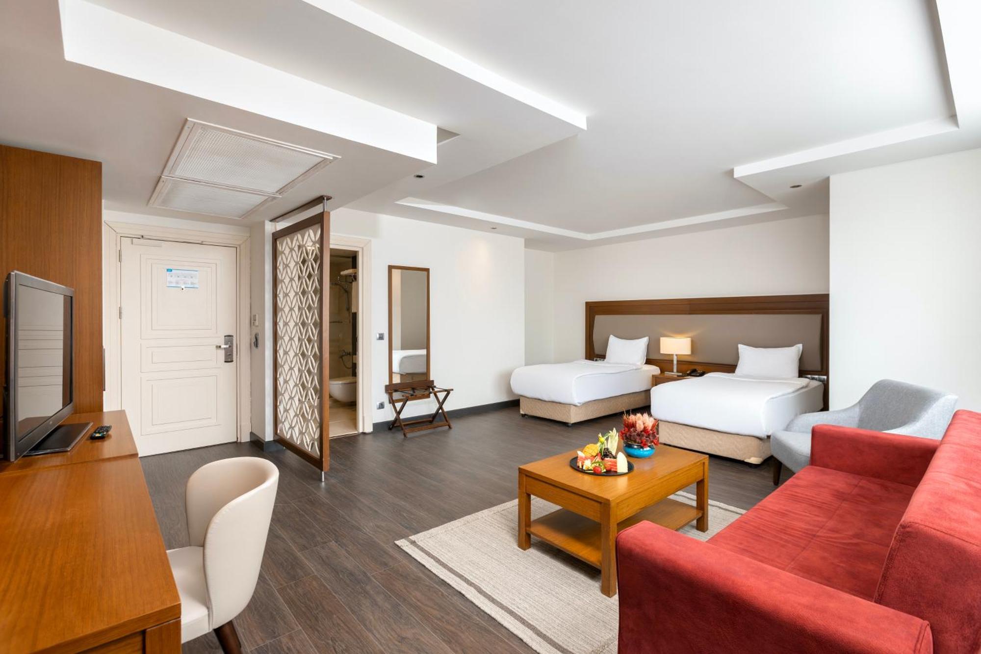 Miracle Istanbul Asia Airport Hotel & Spa Exterior foto Deluxe Suite