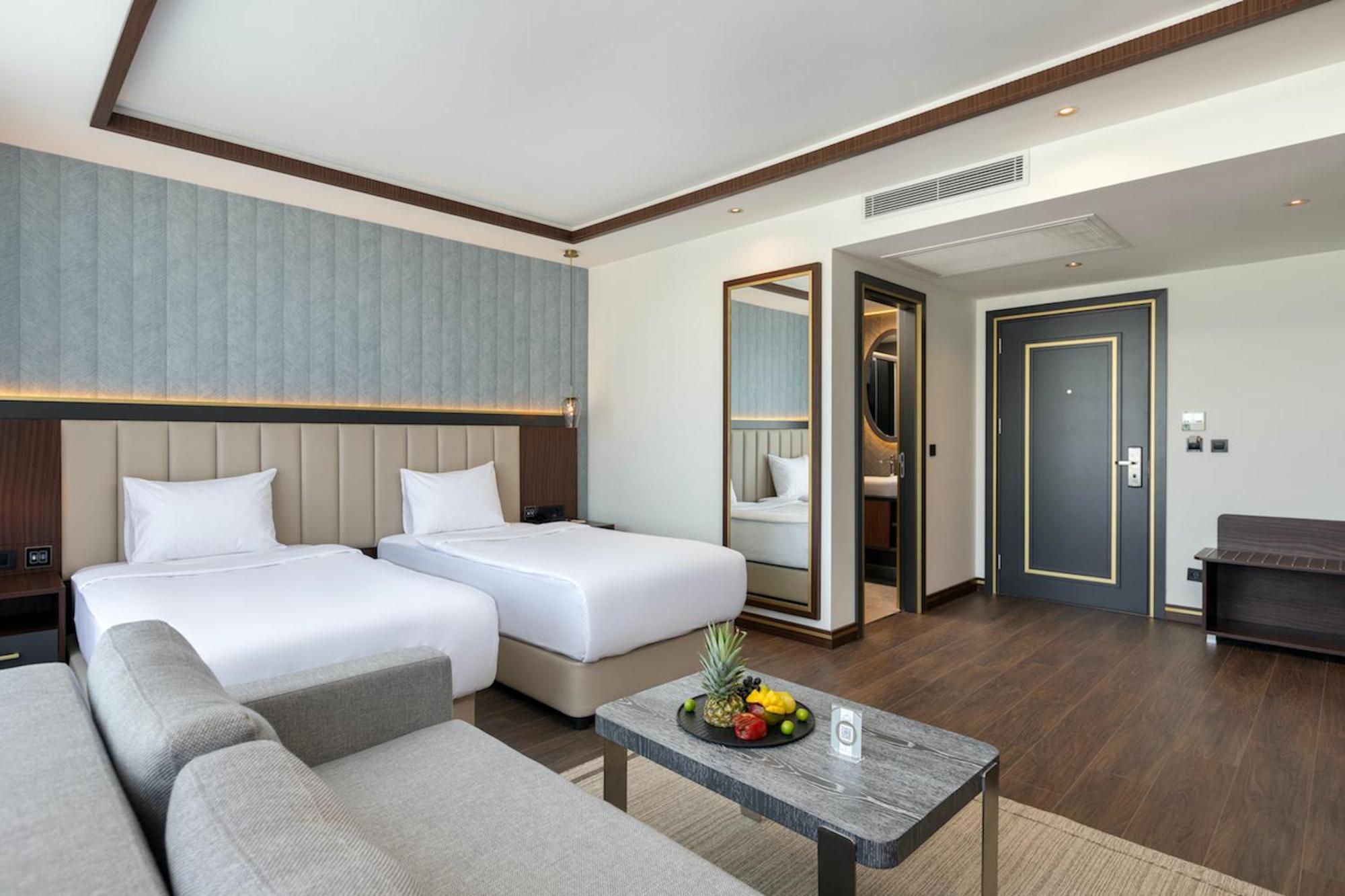 Miracle Istanbul Asia Airport Hotel & Spa Exterior foto Deluxe Room
