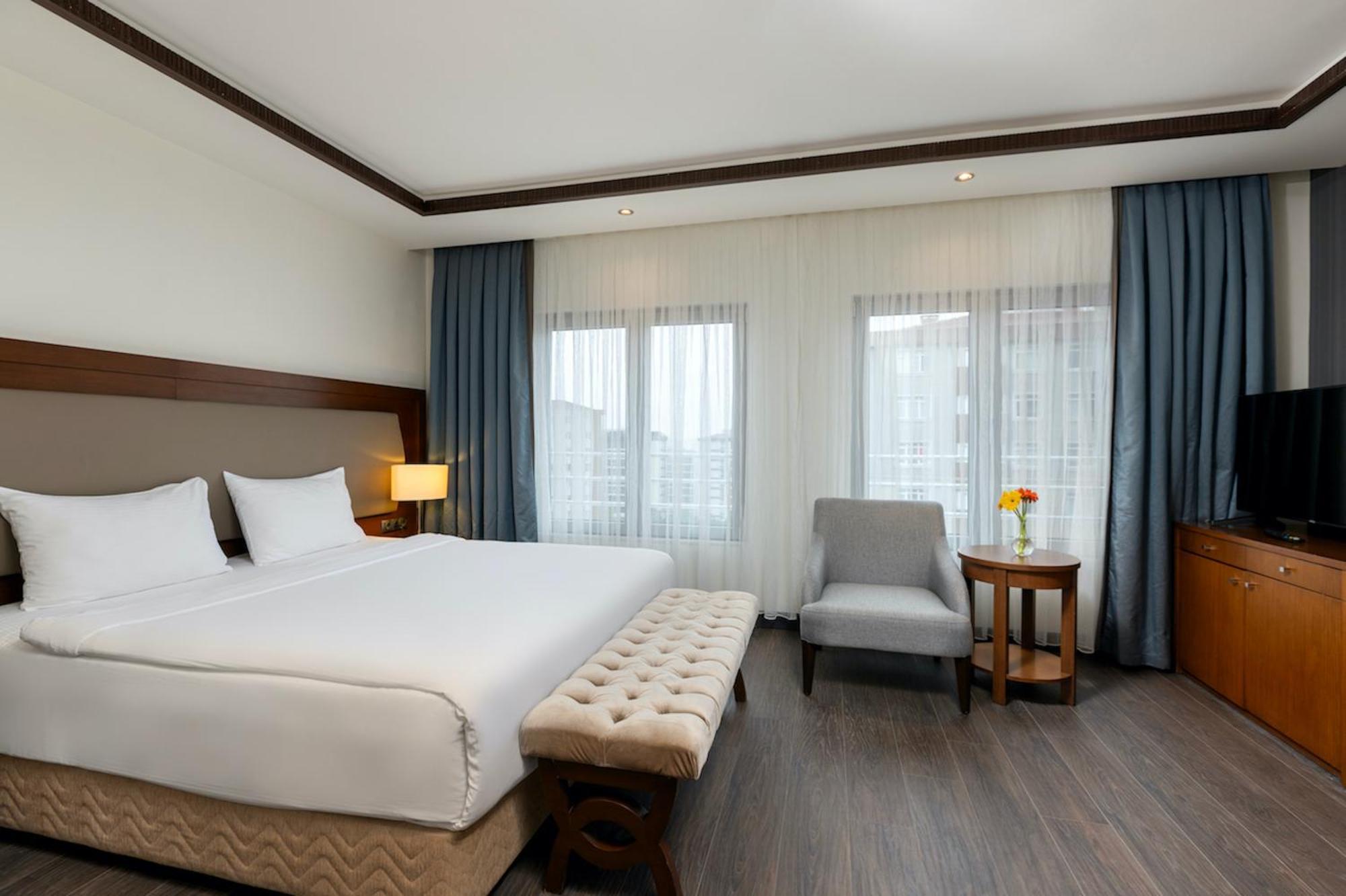 Miracle Istanbul Asia Airport Hotel & Spa Exterior foto A bedroom at the hotel