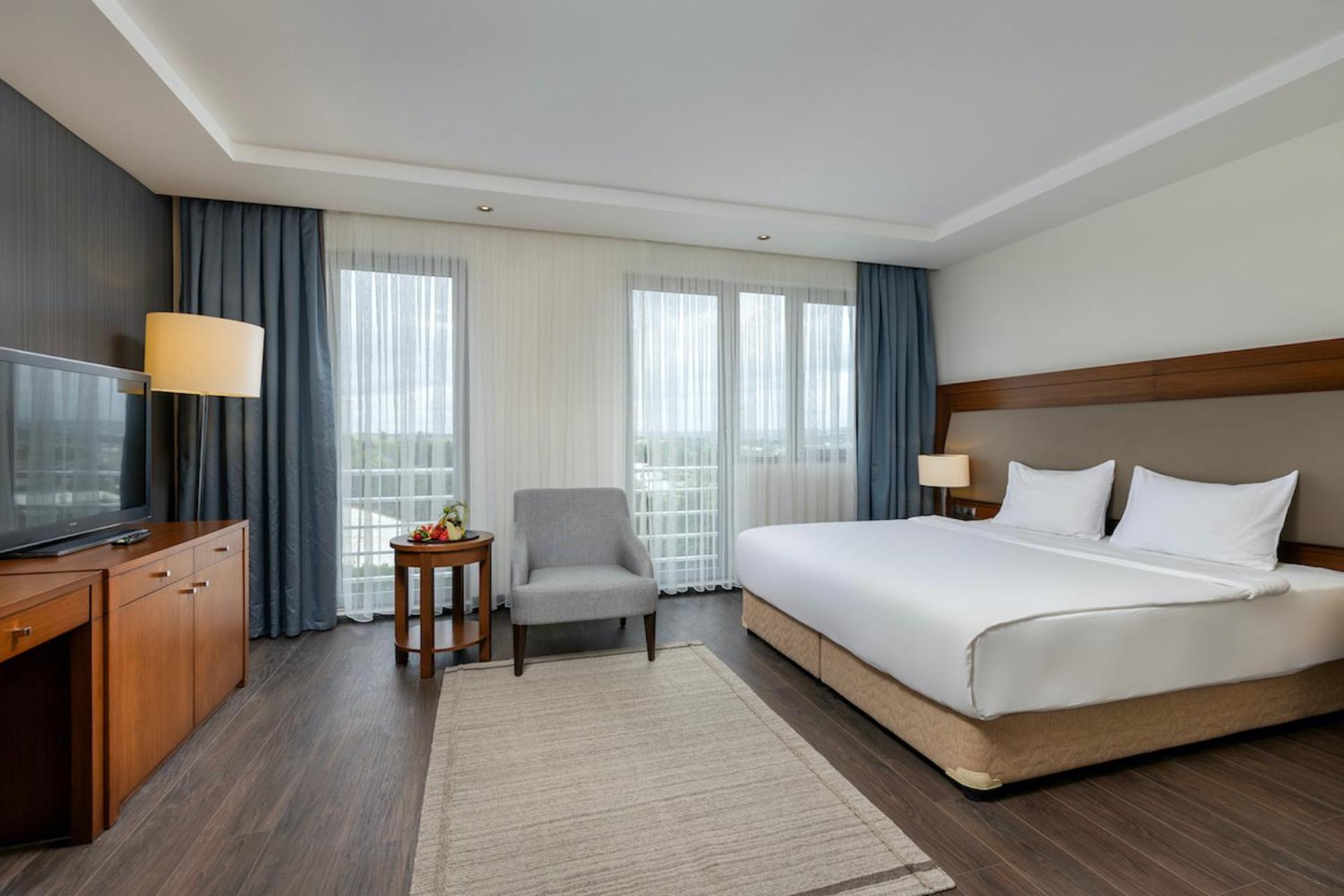 Miracle Istanbul Asia Airport Hotel & Spa Exterior foto A room at the hotel